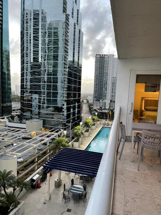 Downtown Brickell Bay & Pool View 4 Bedrooms