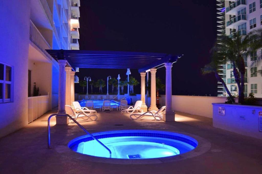 Downtown Brickell Bay & Pool View 4 Bedrooms Apartamento *