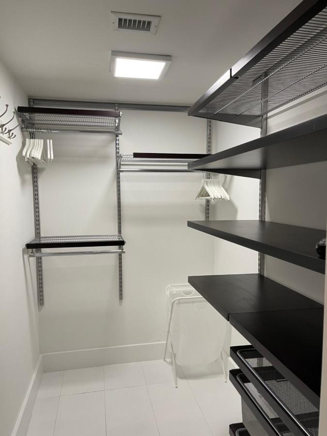Downtown Brickell Bay & Pool View 4 Bedrooms *