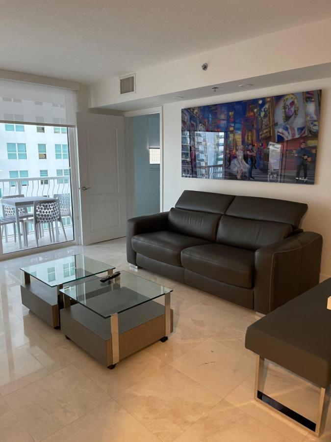 Downtown Brickell Bay & Pool View 4 Bedrooms Apartamento