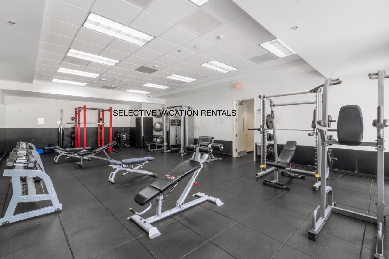 Downtown Brickell Bay & Pool View 4 Bedrooms *